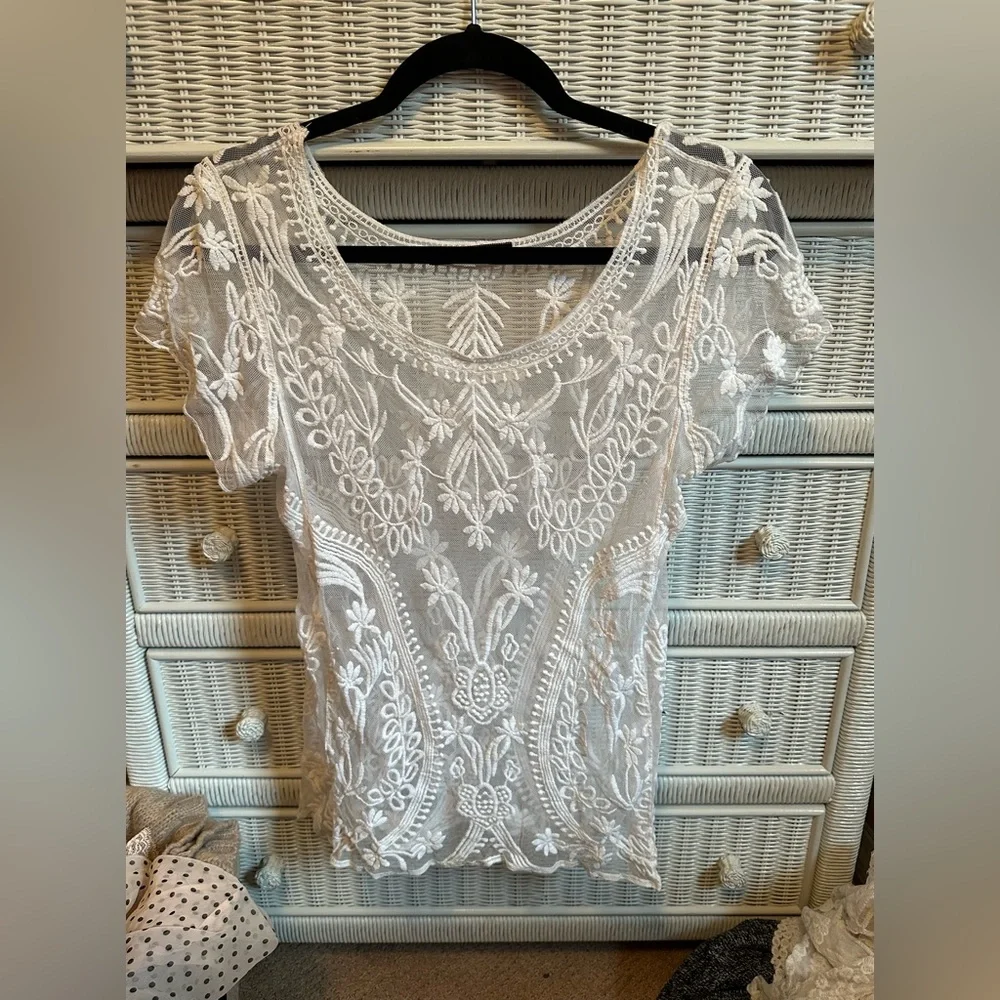 White lacy top - Picture 1 of 1